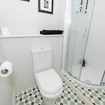 Sandmartin - Floor 3-bed Sea Views & Parking * Scarborough